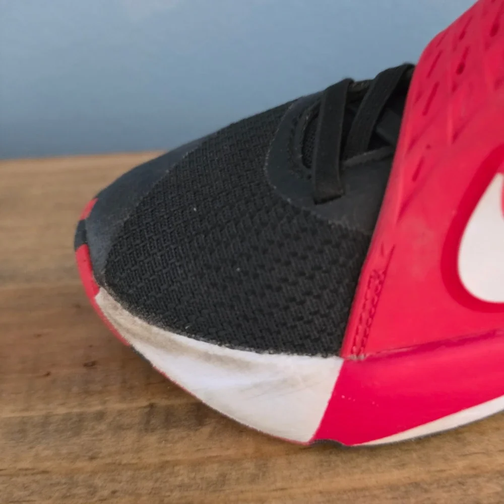 Nike Kids Team Hustle D 12 Basketball Shoes Black Red HF6280-001 12c